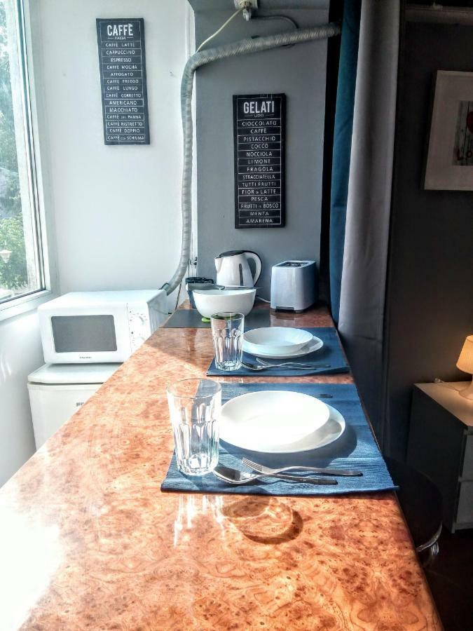 Central Bright Modern Studio Bukarest Eksteriør billede